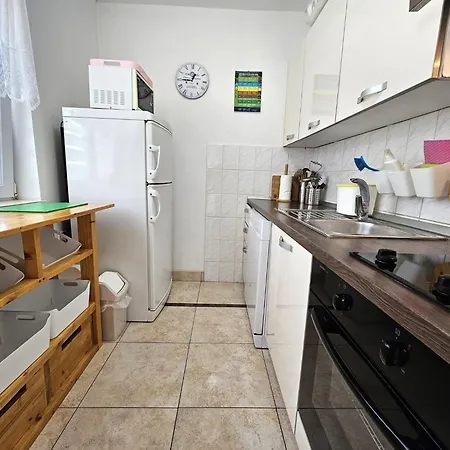 Mirko1 Mit Gemeinschaftlichem Pool By Interhome * מאלינסקה