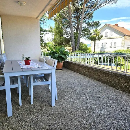 Daire Mirko1 Mit Gemeinschaftlichem Pool By Interhome Malinska