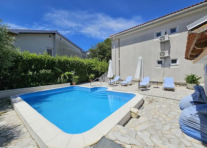 Mirko1 Mit Gemeinschaftlichem Pool By Interhome