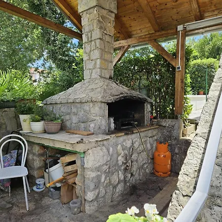 Mirko1 Mit Gemeinschaftlichem Pool By Interhome Apartment Malinska