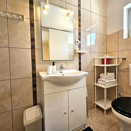 Appartement Mirko1 Mit Gemeinschaftlichem Pool By Interhome Malinska