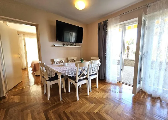 Mirko1 Mit Gemeinschaftlichem Pool By Interhome Lägenhet *