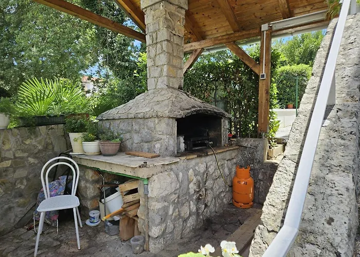 Mirko1 Mit Gemeinschaftlichem Pool By Interhome Apartmán Malinska